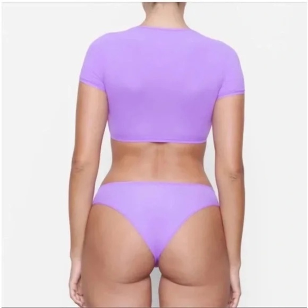 Skims Purple Crop Top - Picture 5 of 5